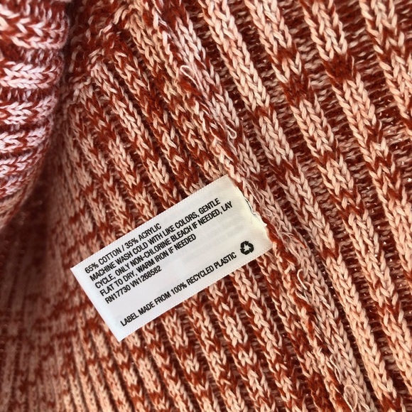 Universal Thread Sweater - Picture 4 of 7